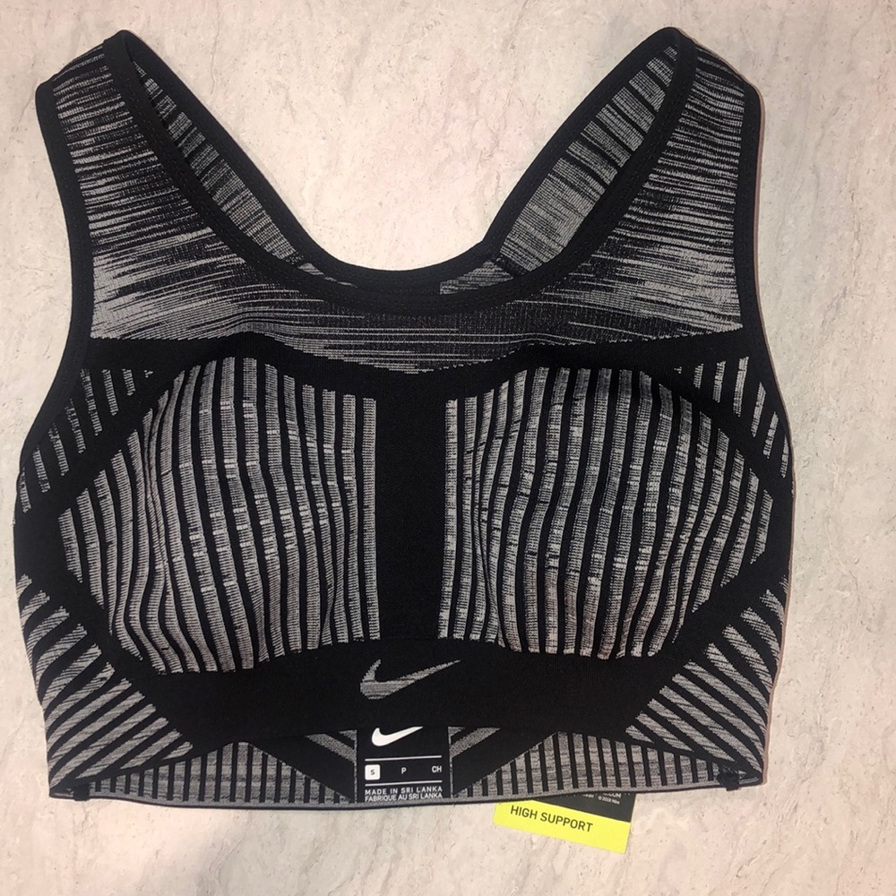 NWT Nike Flyknit High Support Seamless Sports Bra